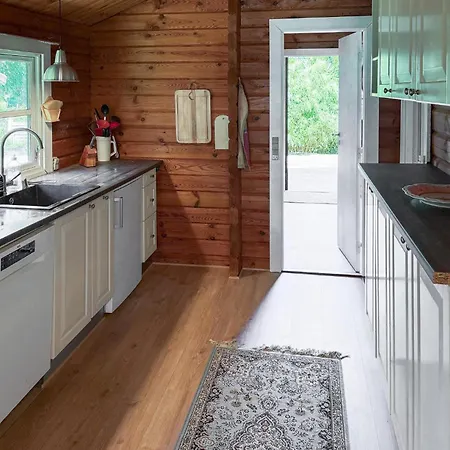 2 Bedroom Lovely In Vakantiehuis Rødby