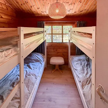 Vakantiehuis 2 Bedroom Lovely In *
